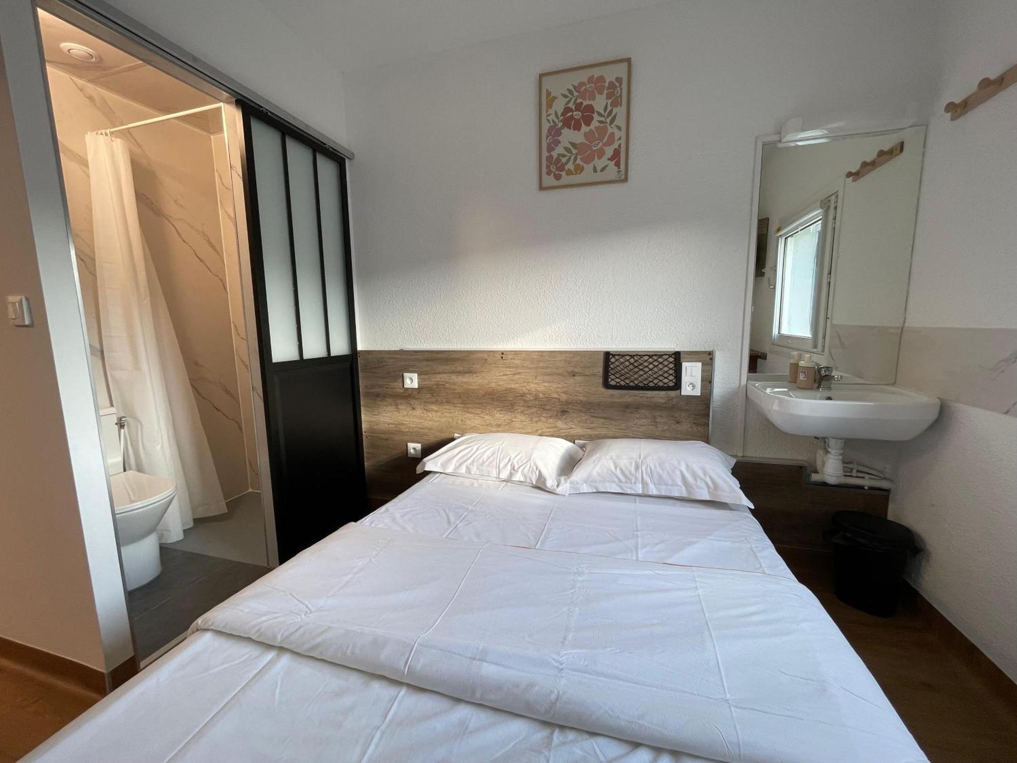 Hotel Thania Frontignan Exterior photo