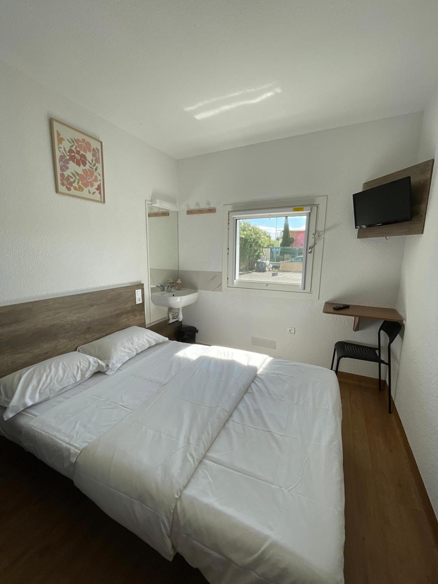 Hotel Thania Frontignan Exterior photo