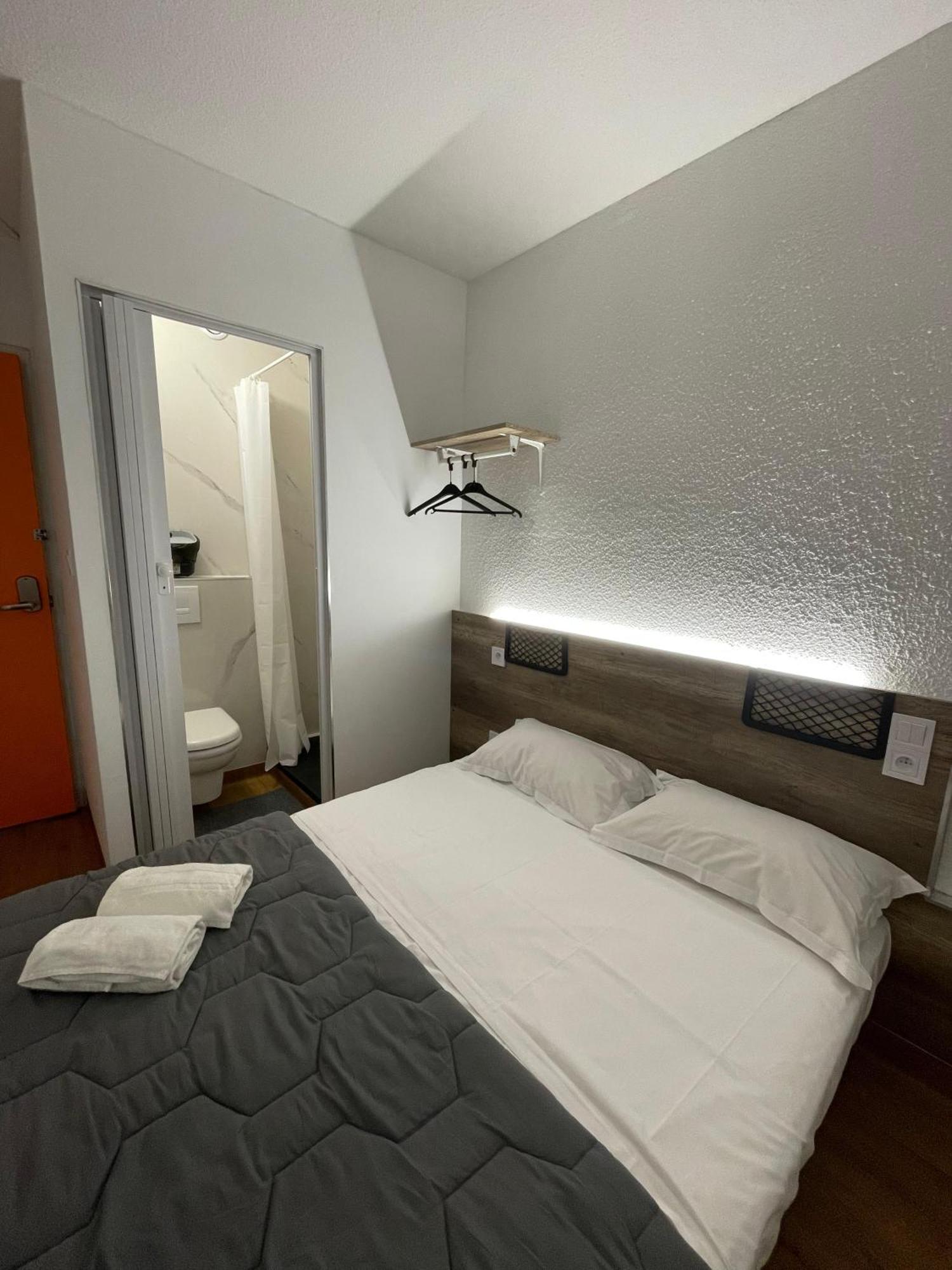 Hotel Thania Frontignan Exterior photo